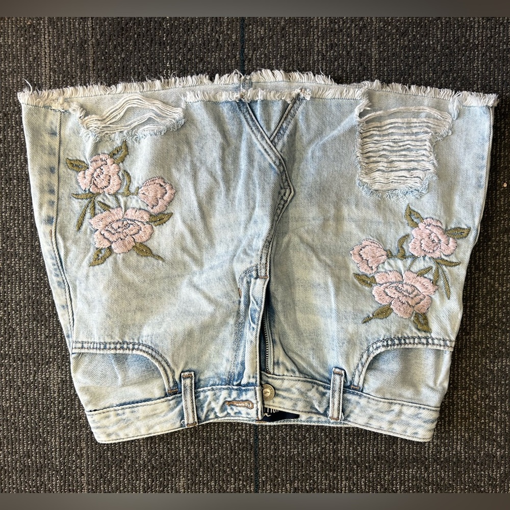 Hollister mini skirt